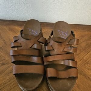Blowfish Wedge Sandle Brown Size 6.5